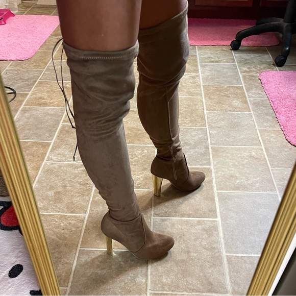 Thigh high tan suede like boots - Picture 5 of 6